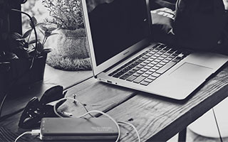 开云在线直播-社交媒体热议：谁是本赛季最耀眼的车手？