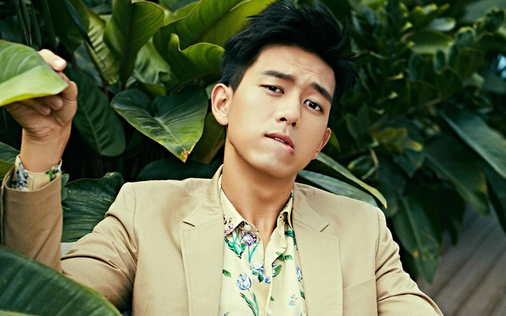 法国马术队在巴黎奥运会三项赛团体决赛中获得银牌,展现出色表现。